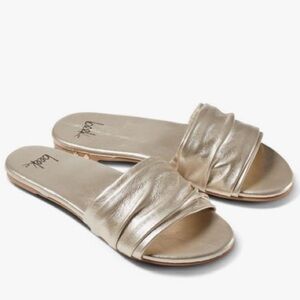 Beek Songbird Slide Sandals Platinum Women’s Size 5 Soft Scrunched Leather